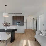Διαμέρισμα Fiorea - Center With Private Garage Parking *