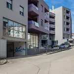 Fiorea - Center With Private Garage Parking Apartamento Pula