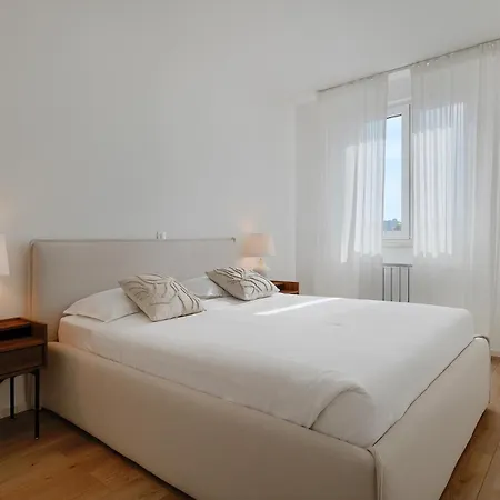 Fiorea - Center With Private Garage Parking Apartamento *