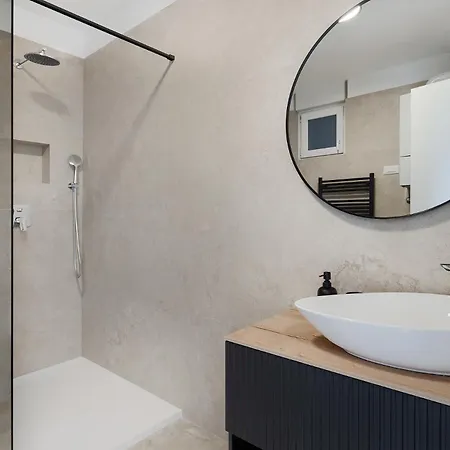 Fiorea - Center With Private Garage Parking Apartamento *