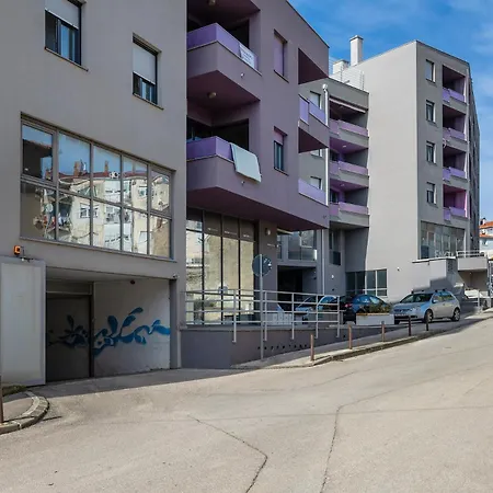 Fiorea - Center With Private Garage Parking Apartment Pula
